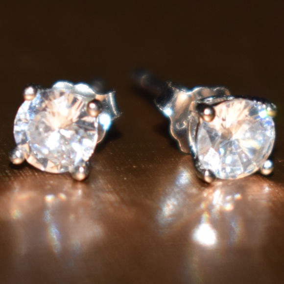 3mm, 4mm Round CZ 925 Sterling Silver Stud Earring - Picture 3 of 4